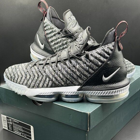 Nike LeBron 16 'Oreo' (2018) - Picture 12 of 13